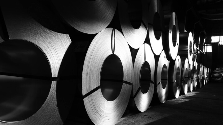 Critical review of the IISI steel LCI database
